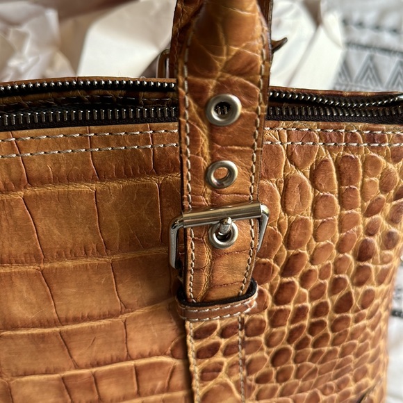 Dooney and Bourke Crocodile Embossed shoulder bag 🐊 - Picture 12 of 13